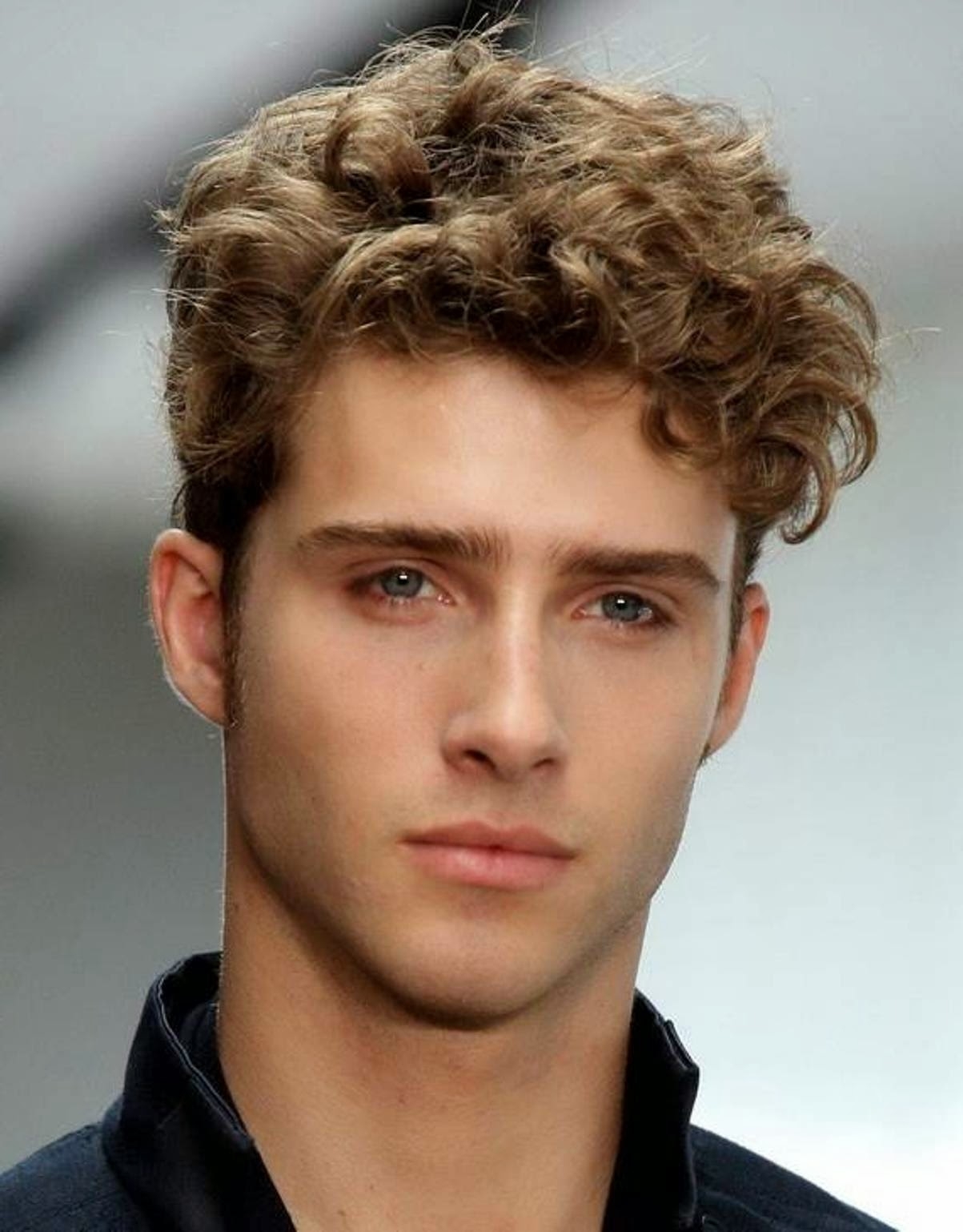 4_cool-short-curly-hair-styles-for-men